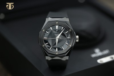 Hublot Classic Fusion Oirlinski 40mm Ceramic 550.CS.1800.RX.ORL21