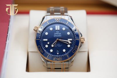 mega Seamaster Diver 300mm Sedna Gold